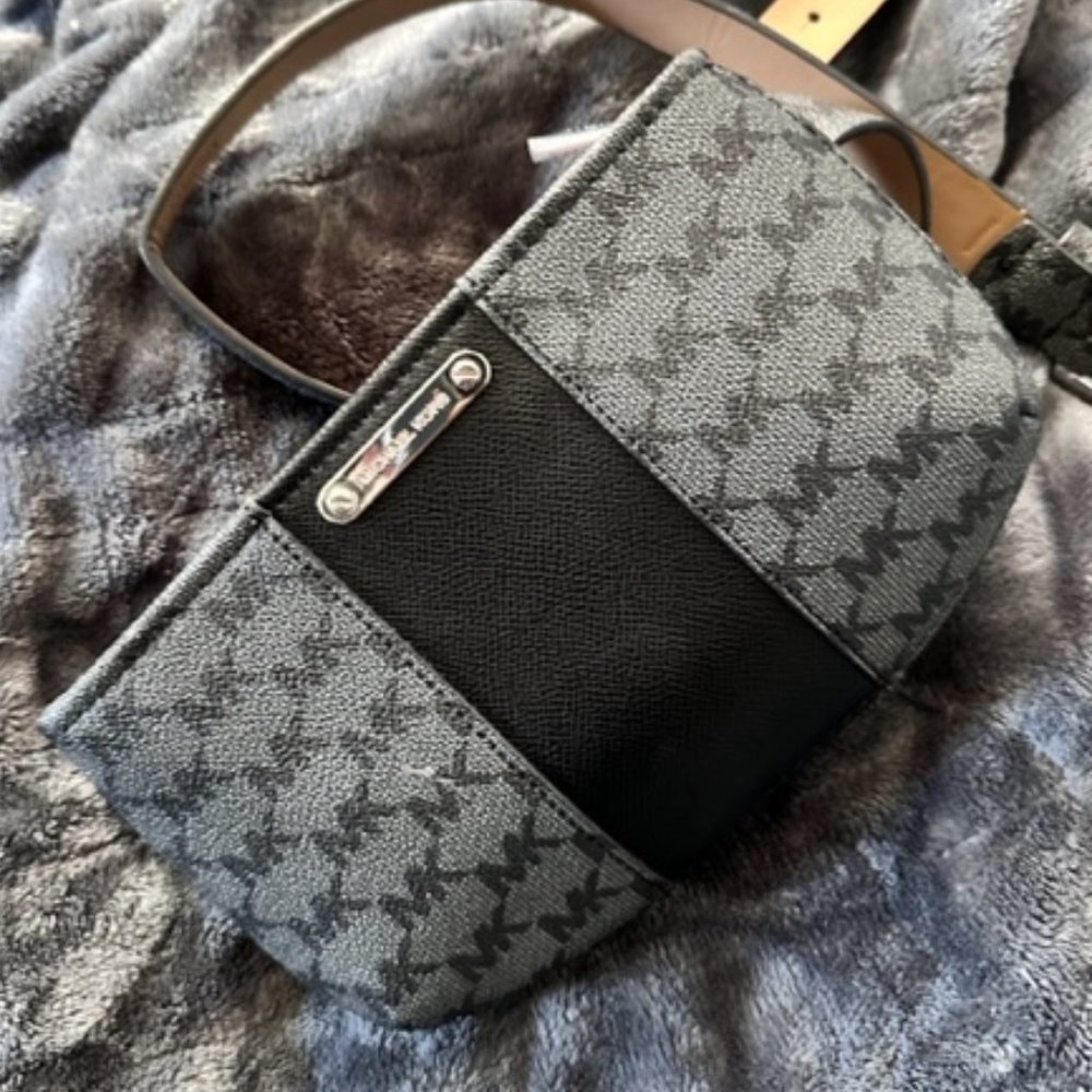 Michael Kors Fanny Pack *Belt
